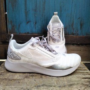 New Balance Beaya Womens size 7 White Athletic Shoes Brand New